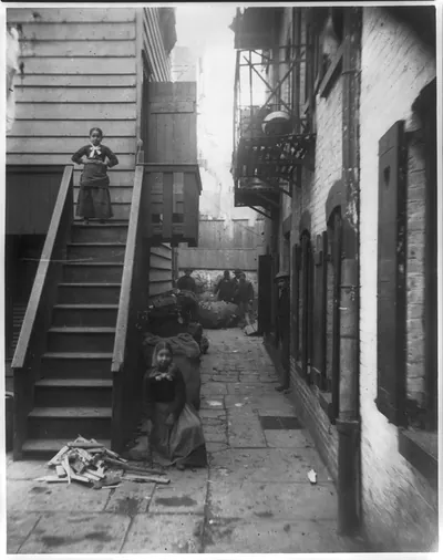 Baxter Street Alley in Mulberry Bend