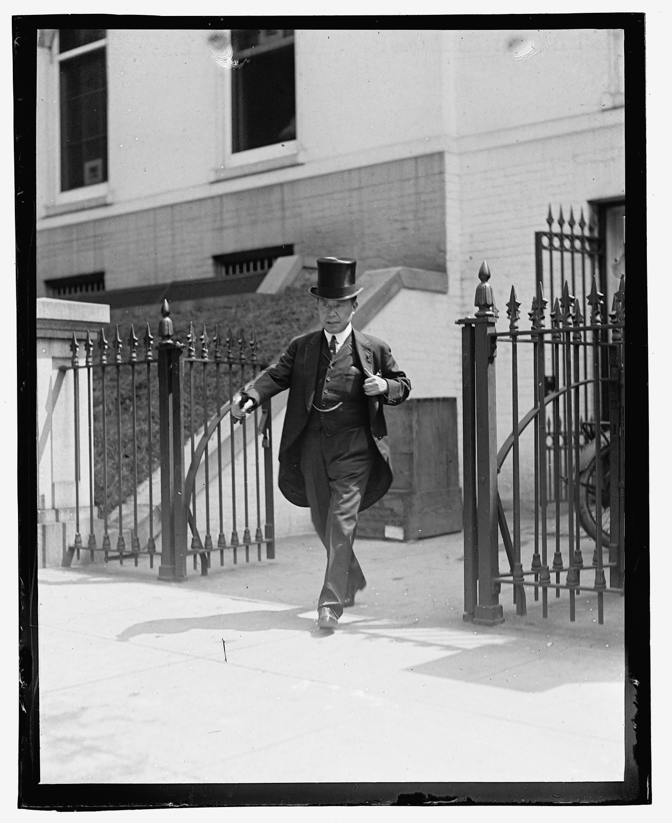 Harihara at White House, 8/3/23, [19]23 August 3. — historic photograph
