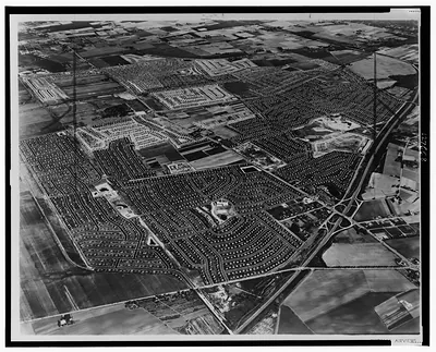[Aerial view of Levittown, New York housing development] / Thomas Airviews.