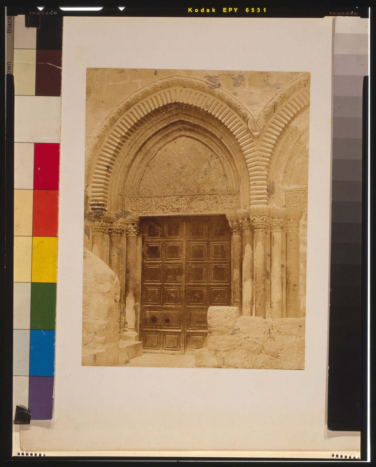 Porte du St. Sépulchre, Jerusalem, Paris : Gidé et J. Baudry, 1856. — historic photograph