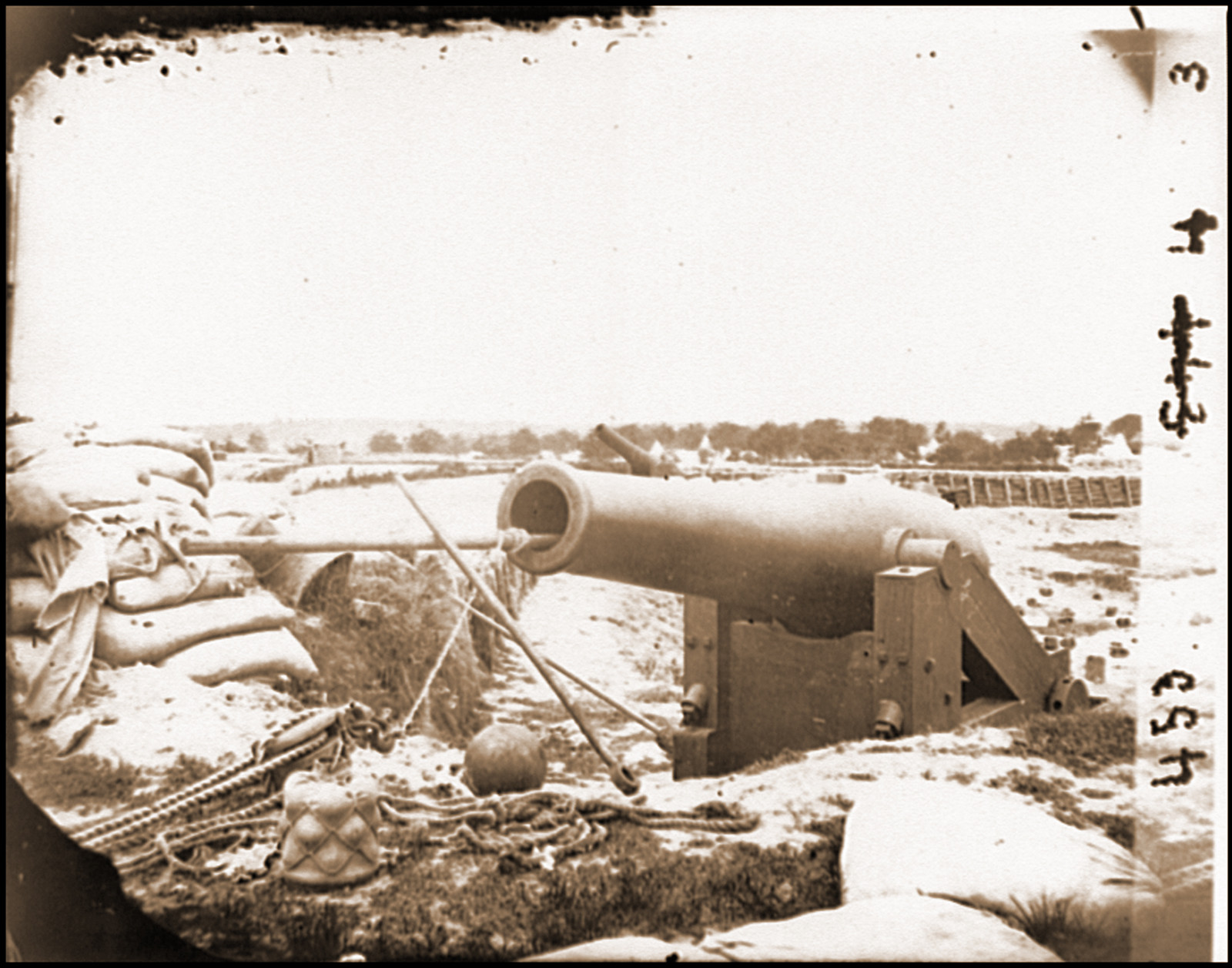Yorktown Va. Confederate fortifications with large gun, 1862 — historic photograph