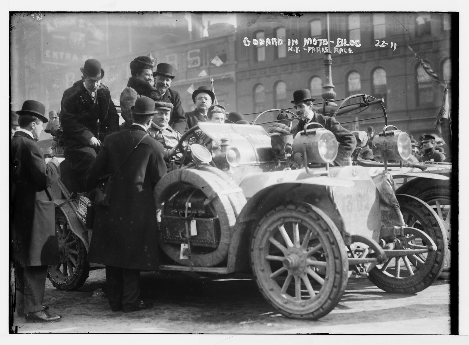 New York - Paris race: Godard in moto-bloc, New York, 1908 — historic photograph