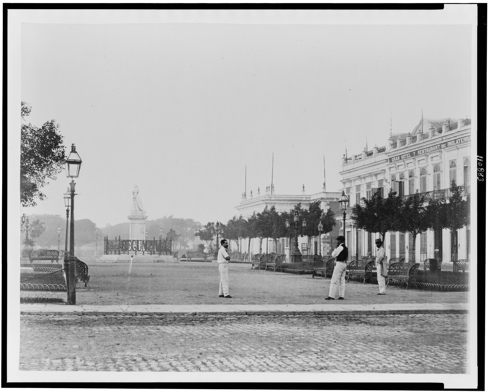 Isla de Cuba. Parque de Ysabel II. Habana / C.D. Fredricks y Daries., [between 1880 and 1920] — historic photograph
