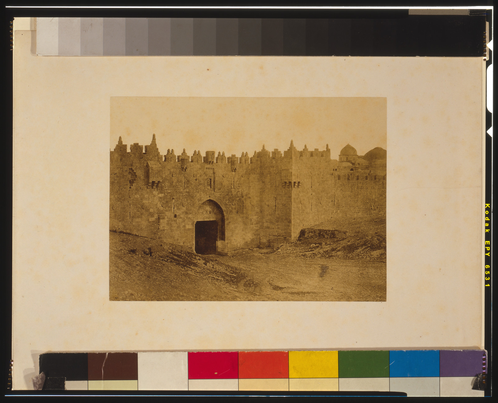 Porte de Damas (Jérusalem), Paris : Gidé et J. Baudry, 1856. — historic photograph