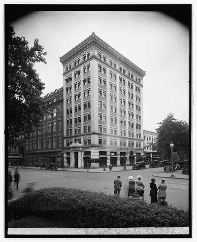 McLachlen Banking Corp., [10th and G Sts., N.W., Washington, D.C.]