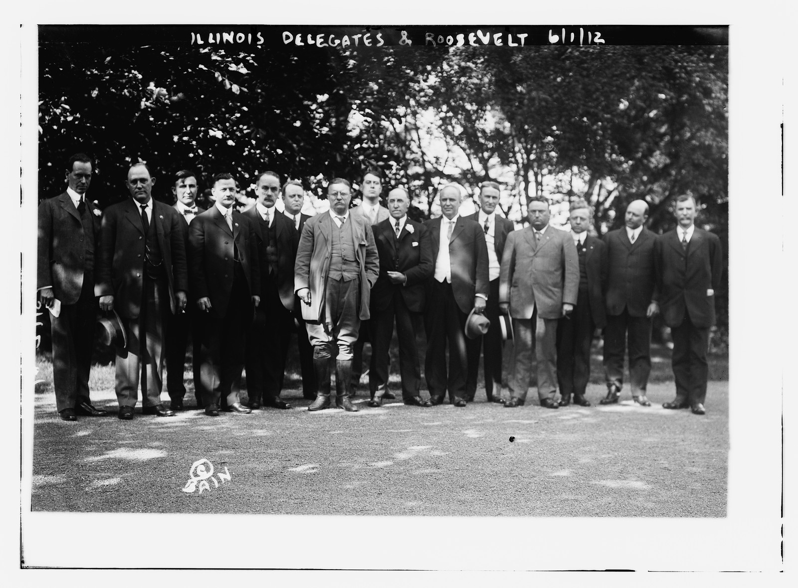 Ill. Delegates and Roosevelt, n/a — historic photograph