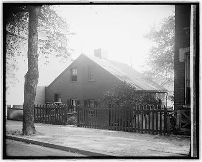 Mrs. E.T. Goodman, old house on P St., [Washington, D.C.]