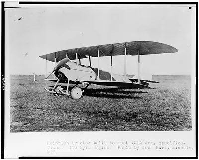 Henrich tractor built to meet 1914 Army specifications. 110 Gyro engine / photo by Jos. Burt, Mineola, N.Y.