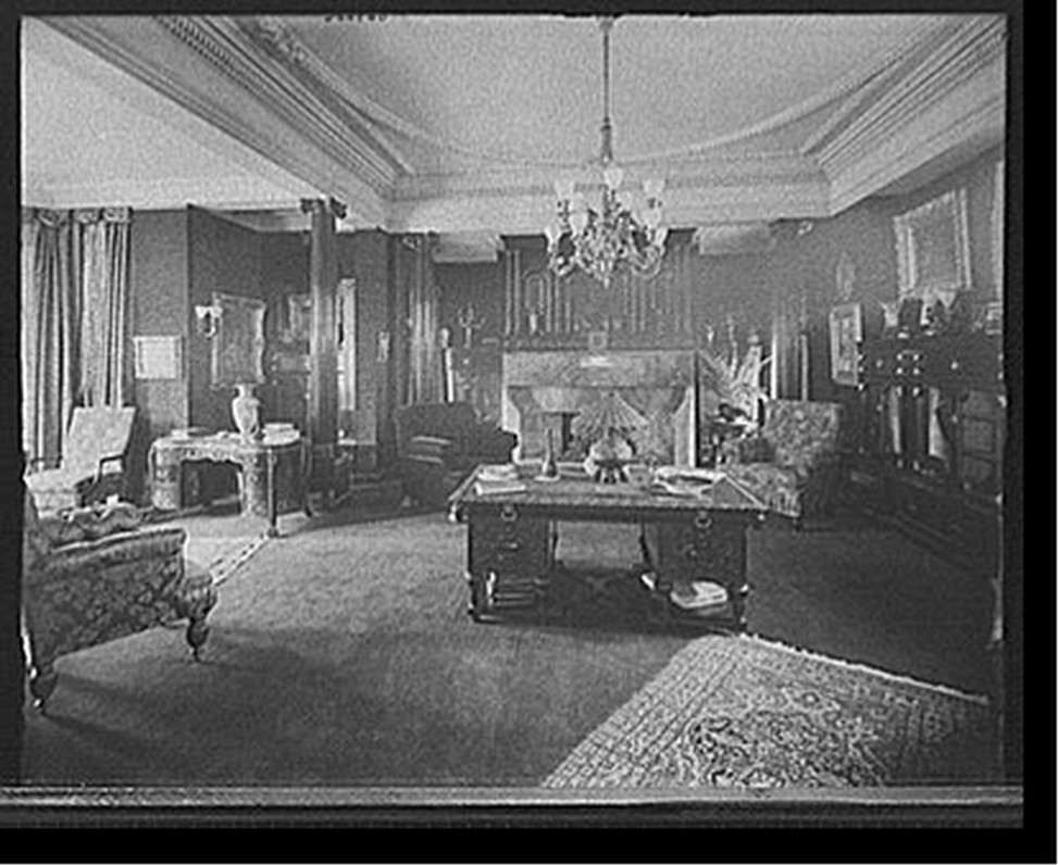 [Home of Mrs. C.L. Stephens, 1123 Woodward Avenue, Detroit, Mich.], [between 1905 and 1915] — historic photograph