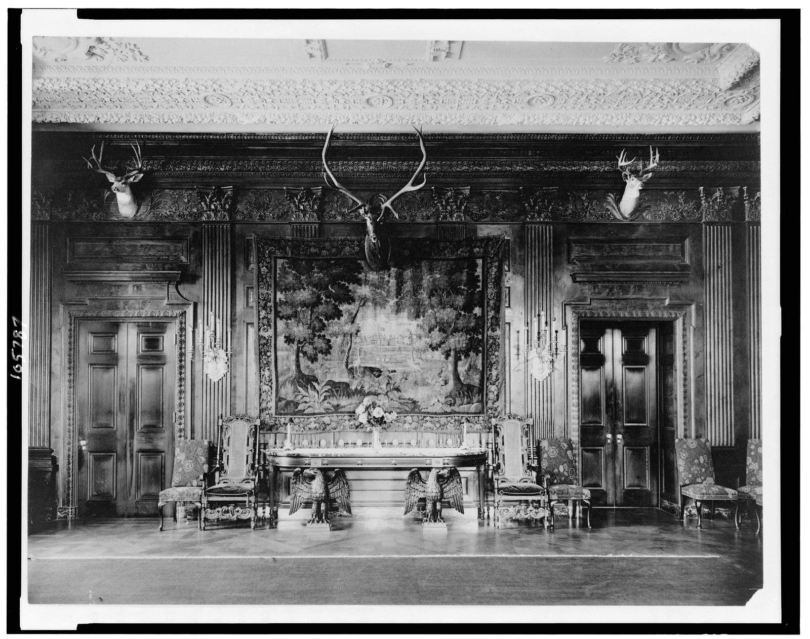 [State dining room, White House, during McKinley administration(?), [between 1890 and 1900] — historic photograph