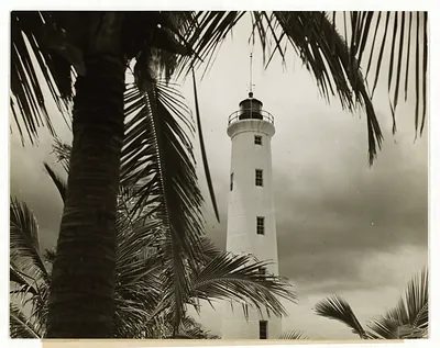 U.S. lighthouse service in Hawaii. Barber's Point light on the island of Oahu