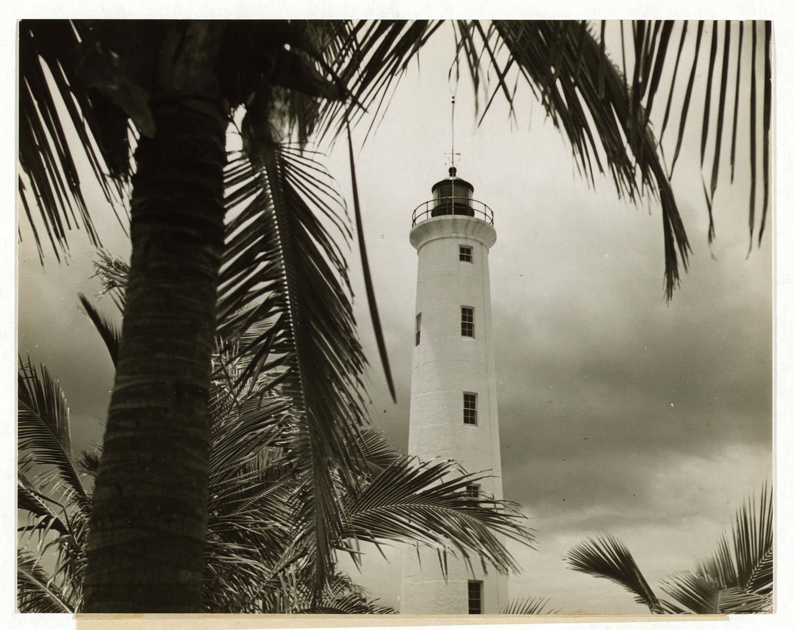 U.S. lighthouse service in Hawaii. Barber's Point light on the island of Oahu — historic photograph