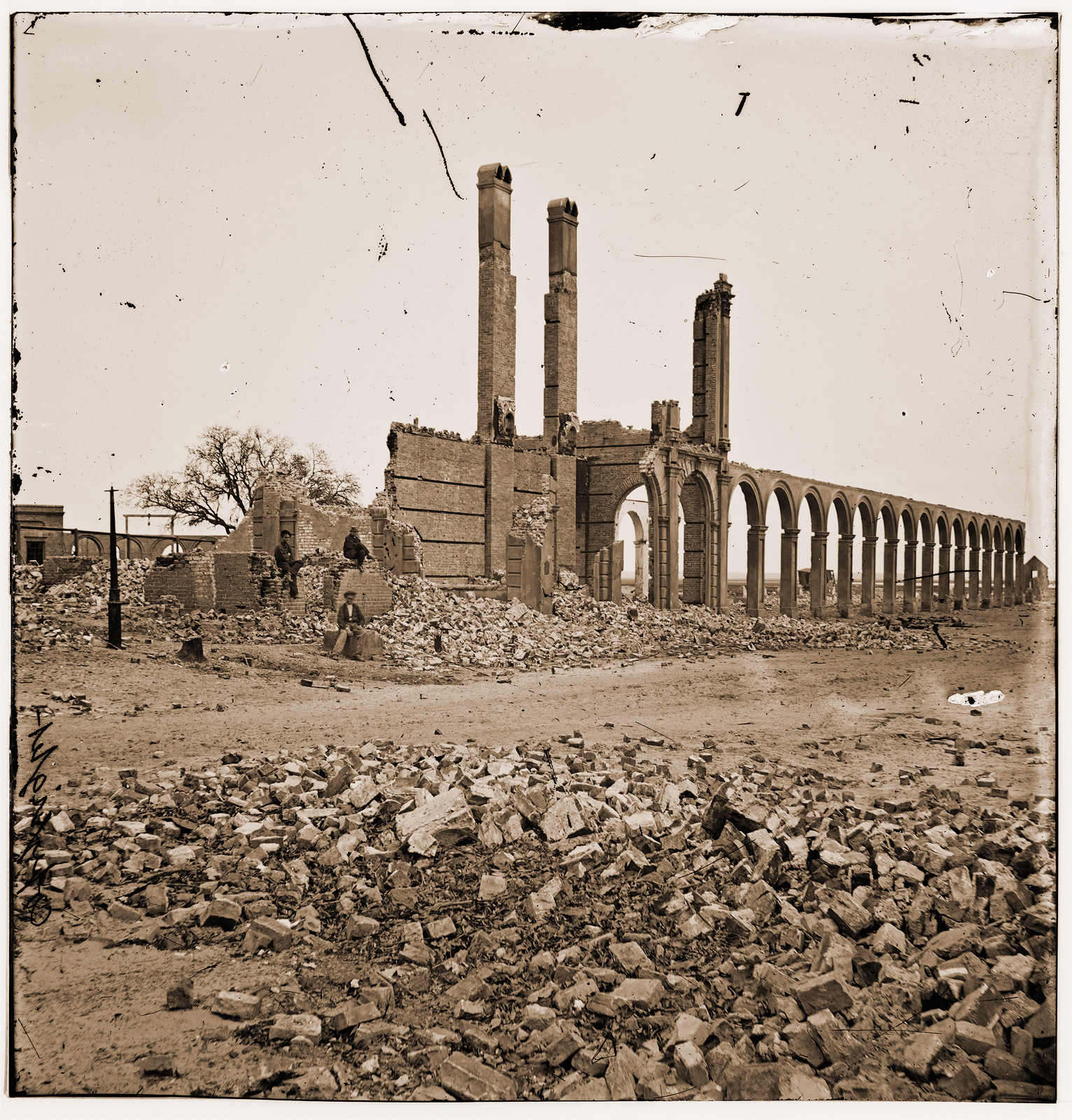 Charleston South Carolina. Ruins of North Eastern Railroad depot, 1865 — historic photograph