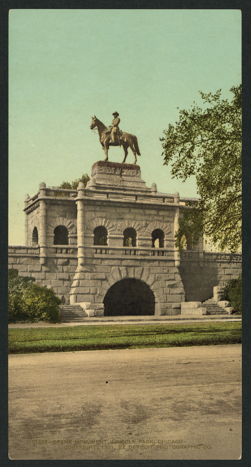 Grant Monument, Lincoln Park, Chicago, [1900 or 1901] — historic photograph