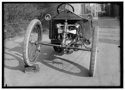 [Automobile engine]