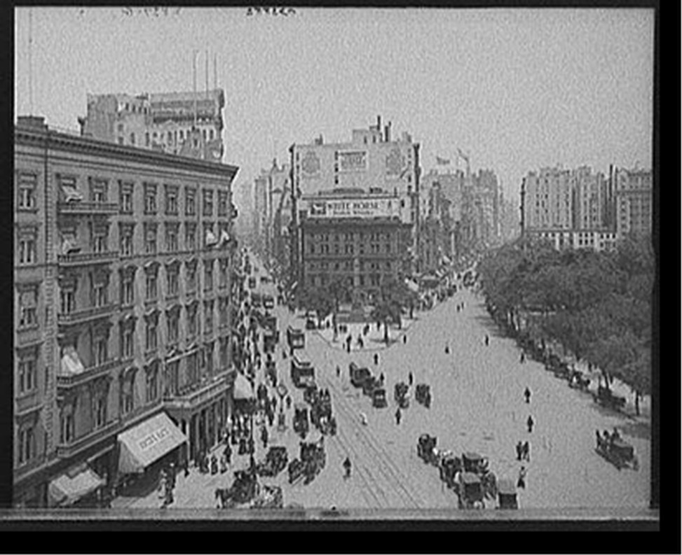 [Up Broadway and Fifth Avenue, New York City], [between 1900 and 1910] — historic photograph