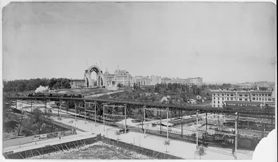 [New York City: Morningside Park & Cathedral Heights - showing elevated railroad. Cathedral constr. in background]