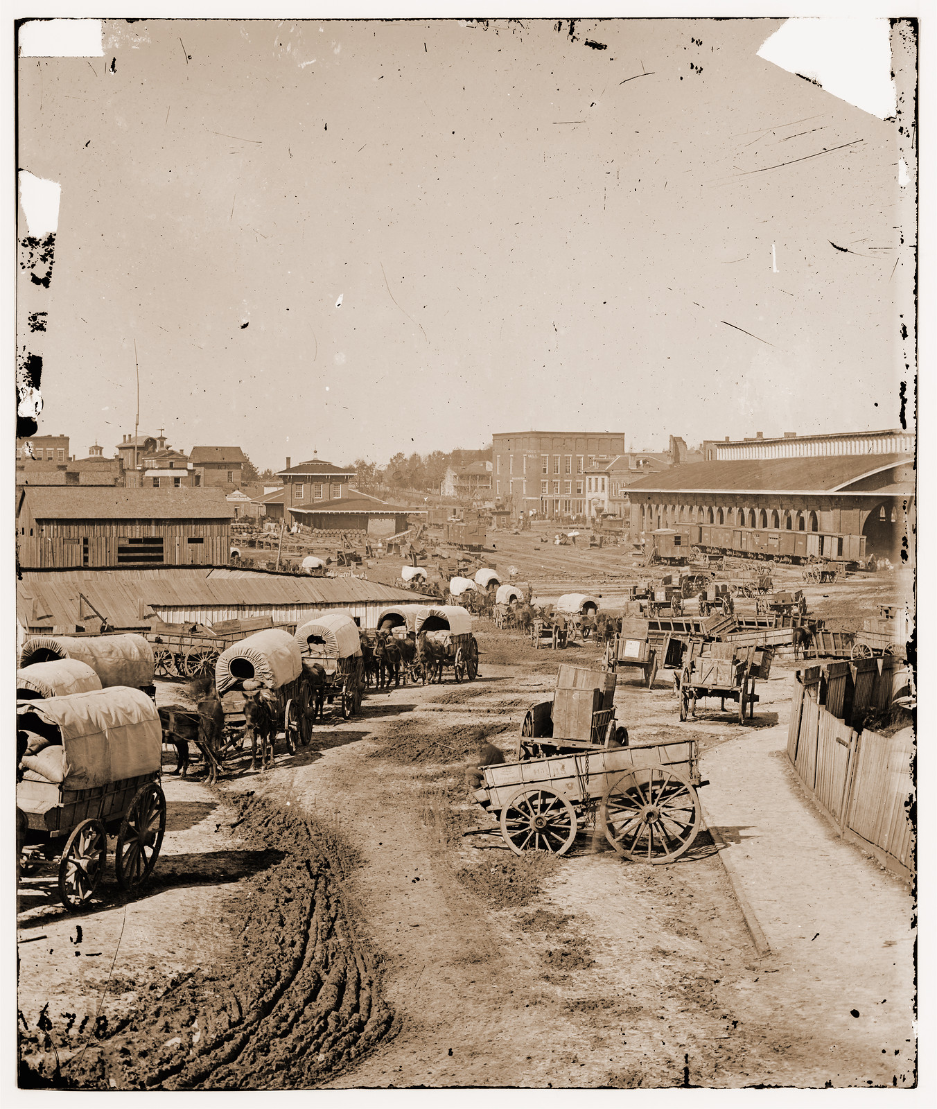 Atlanta Georgia. Federal army wagons railroad depot, 1864 — historic photograph