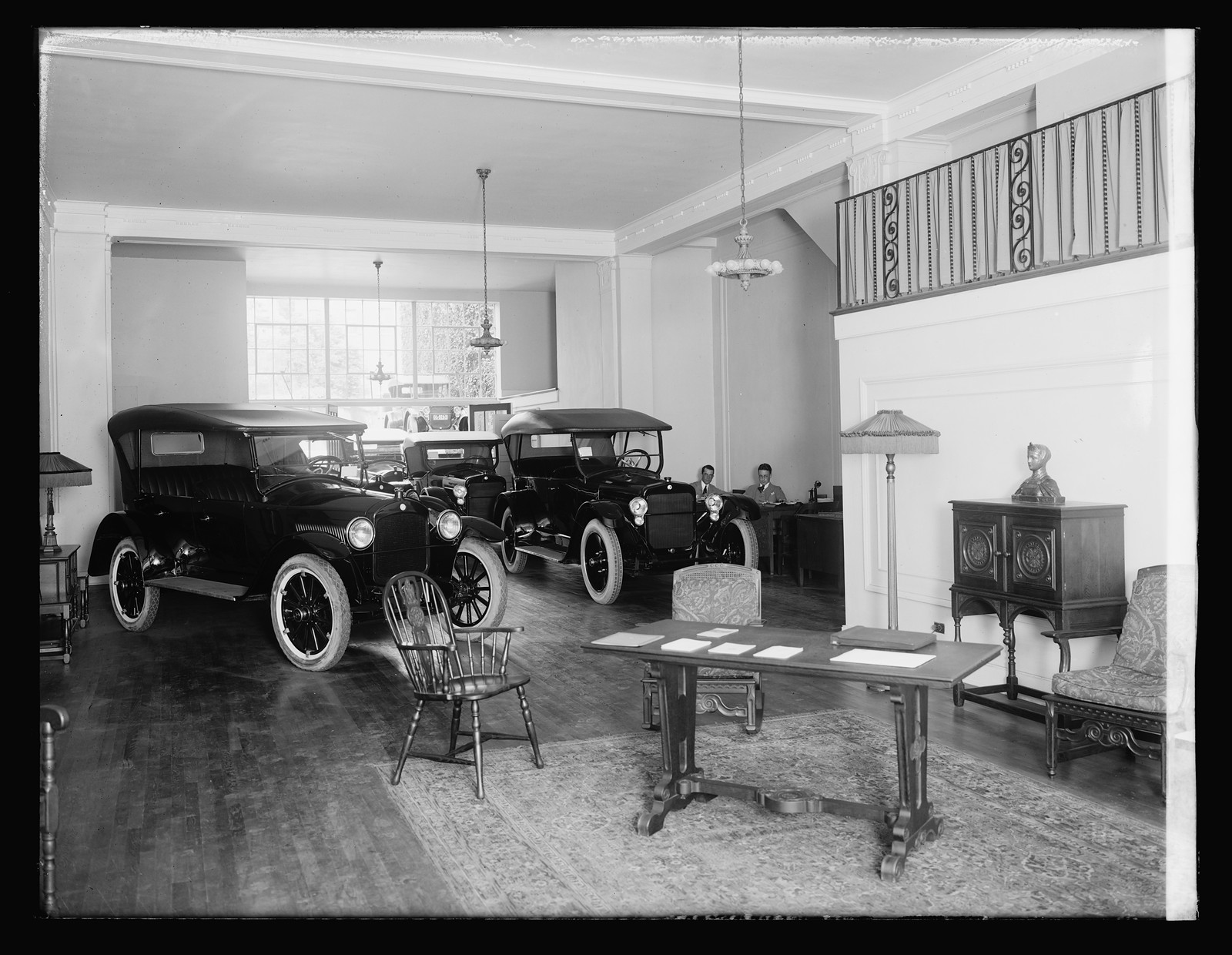 Sterrett & Flemming, interior, [between 1921 and 1922] — historic photograph