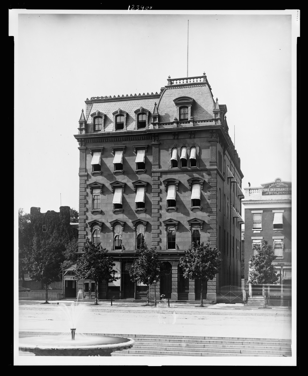 [Department of Justice building on Pennsylvania Avenue near Madison Place, Washington, D.C.], [between 1900 and 1940] — historic photograph