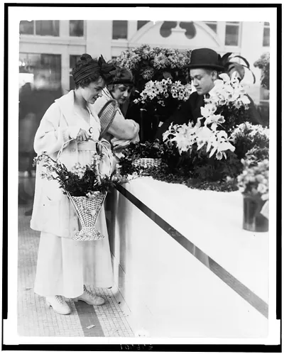 [Opening of the Astor market, New York City, 1915]