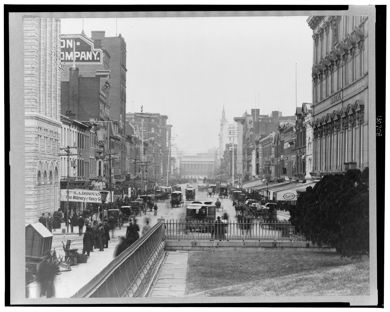 [View looking up F Street from the Patent Office to the Treasury building, Washington, D.C.], [between 1890 and 1900] — historic photograph