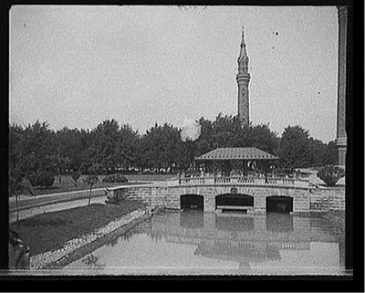 [Gladwin (i.e. Water Works) Park, bridge over pavilion, Detroit, Mich.]