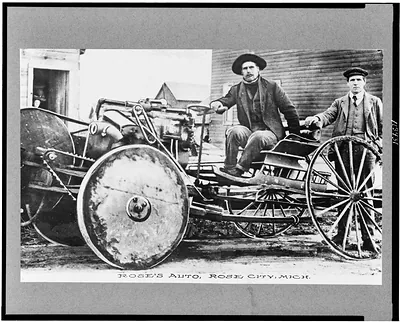 Rose's auto, Rose City, Mich. Early experimental automobile.