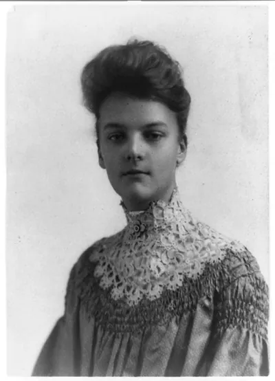 [Agnes Ernst half-length portrait, facing left]