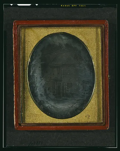 House N.W. corner of Chestnut and Strawberry Alley