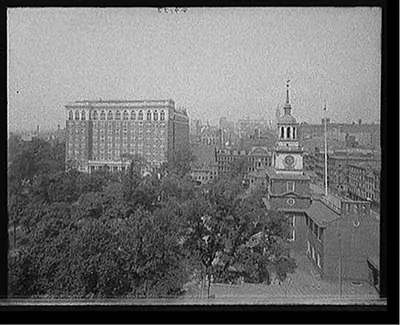[The Curtis Publishing Company Building and Independence Hall, Philadelphia, Pa.]
