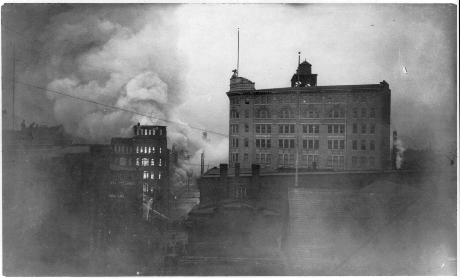 [Md. - Baltimore - Fire of 1904: Guggenheimer & Weil bldg."]", c1904 March 19. — historic photograph