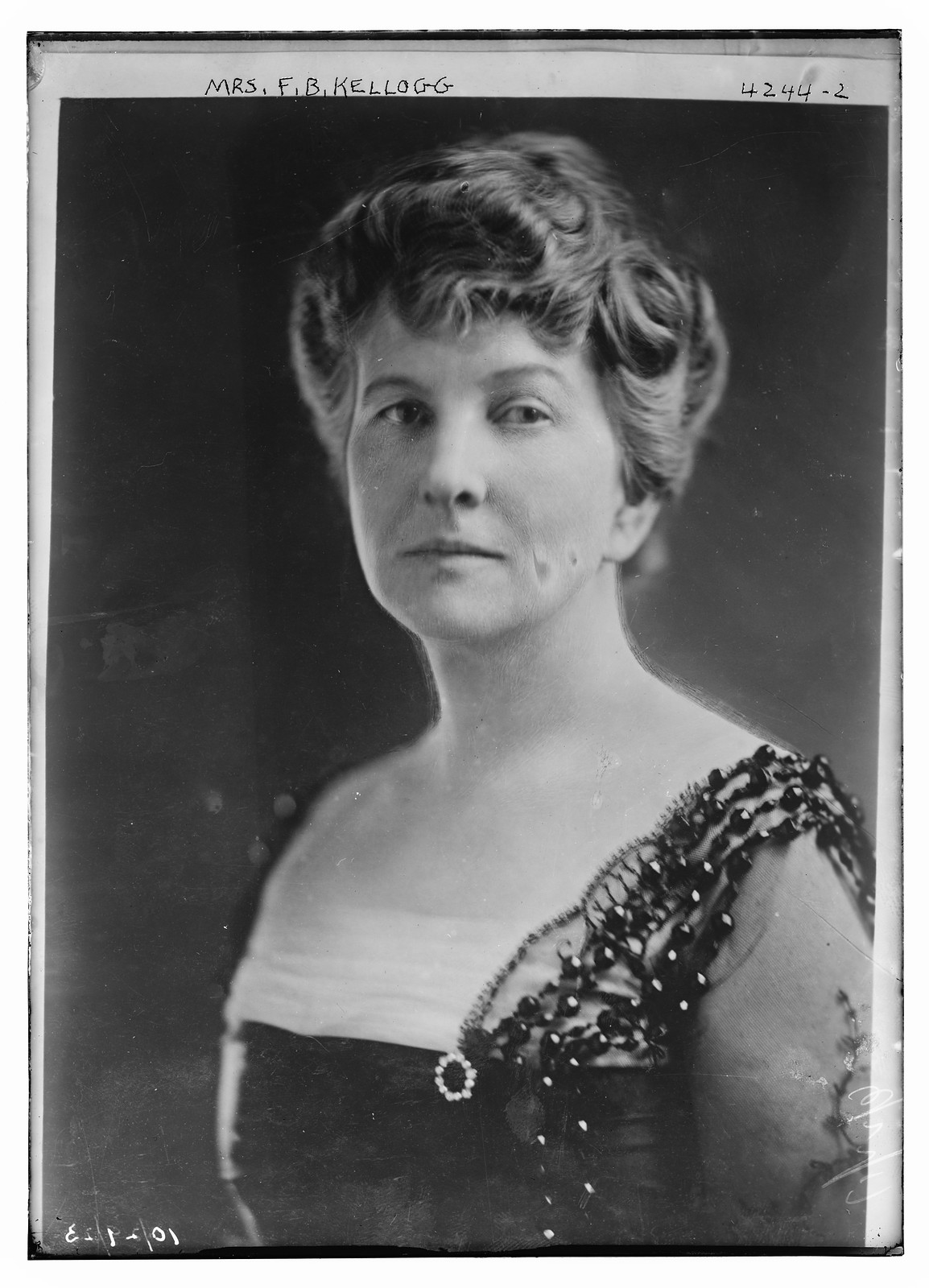Mrs. F.B. Kellogg, n/a — historic photograph