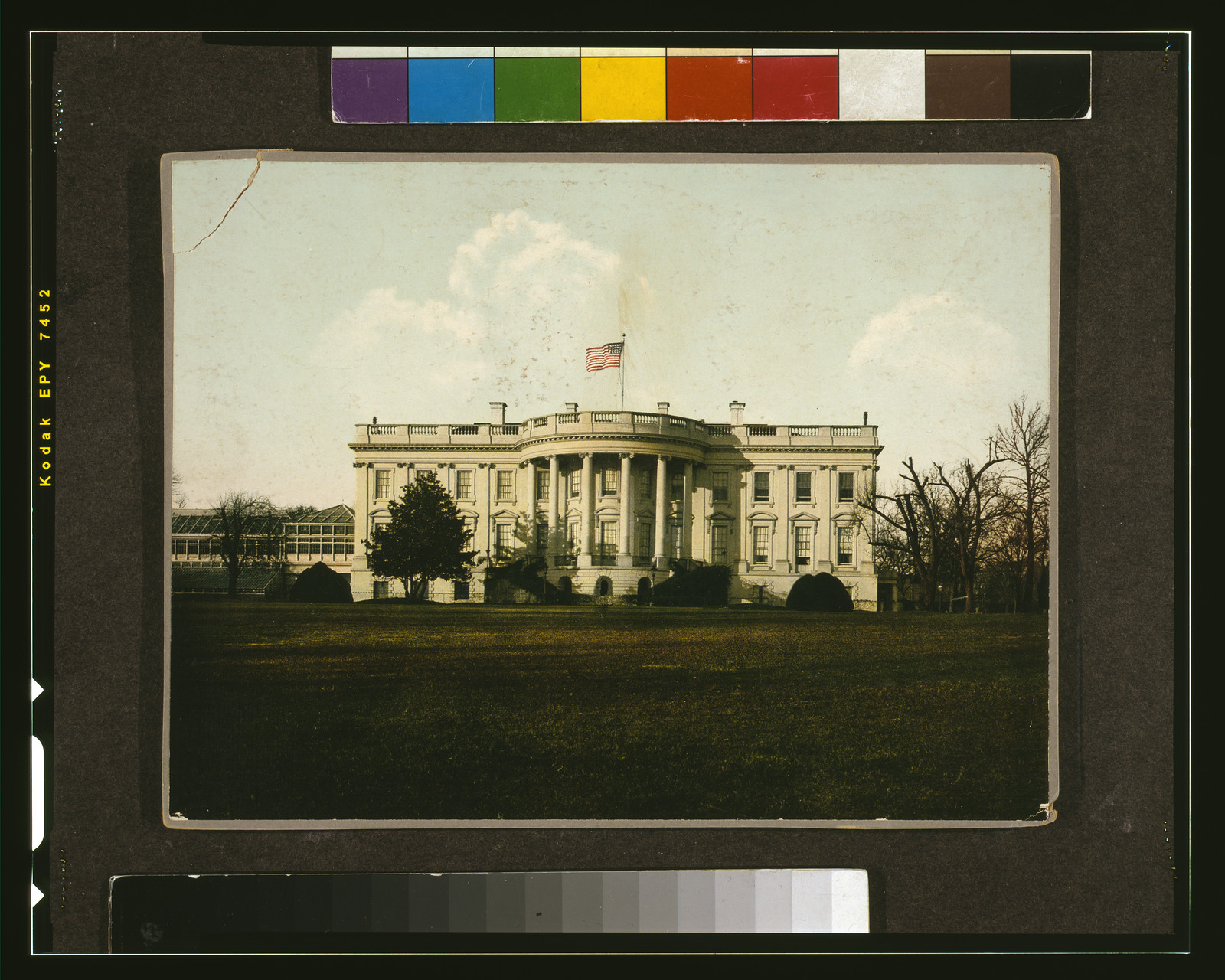 [The White House, Washington, D.C., south facade, with large conservatory wing at left and American flag flying above], [between 1898 and 1914] — historic print