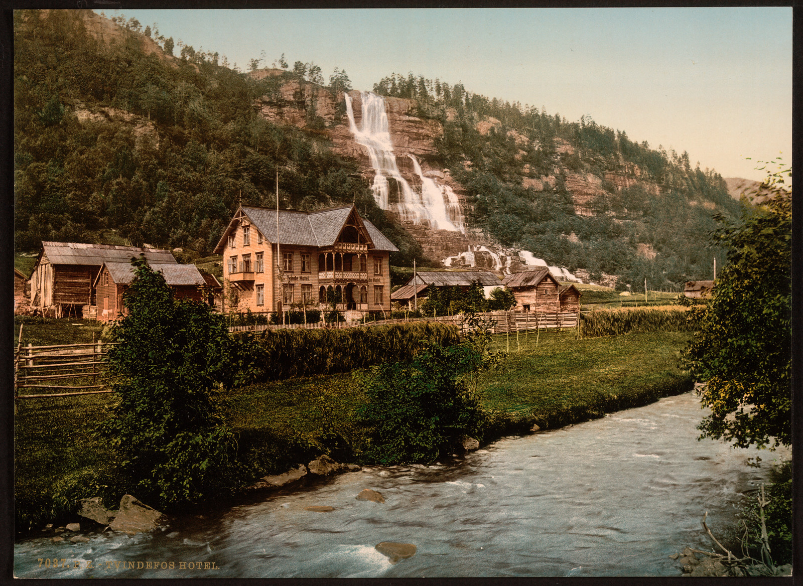 Tvindefos and hotel Hardanger Fjord Norway, [between ca. 1890 and ca. 1900]. — historic print