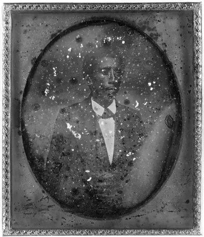 Daguerreotype portrait of an unidentified man, half-length