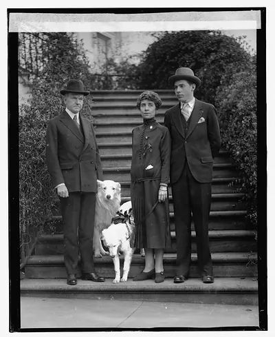 Pres. Coolidge & family, [12/30/25]
