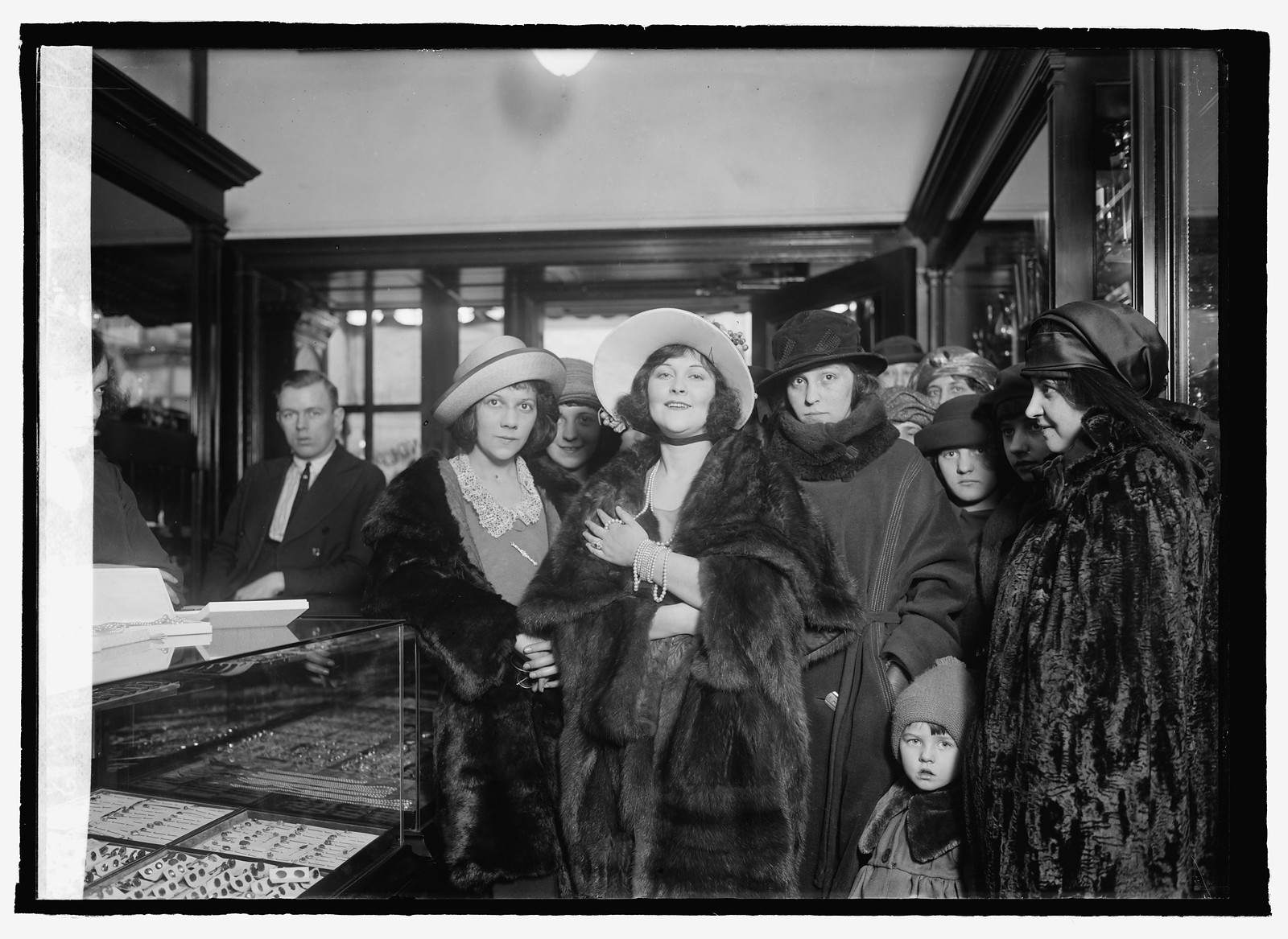 Hope Hampton, [1922] — historic photograph