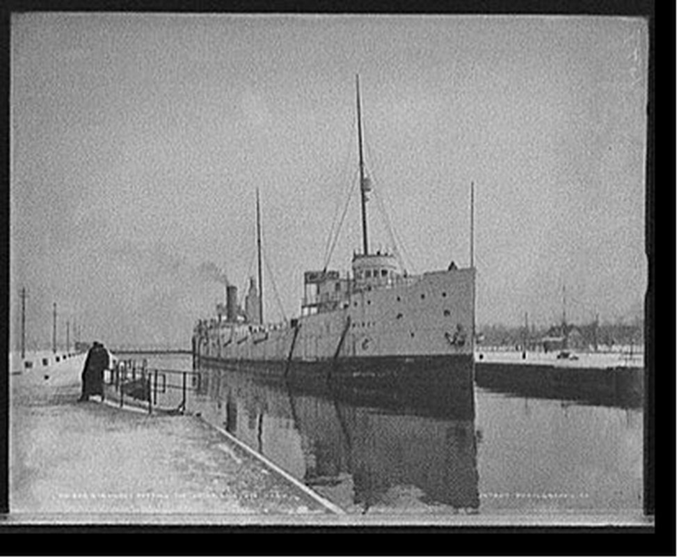 Str. Muncy passing the locks, Sault Ste. Marie, [1904?] — historic photograph