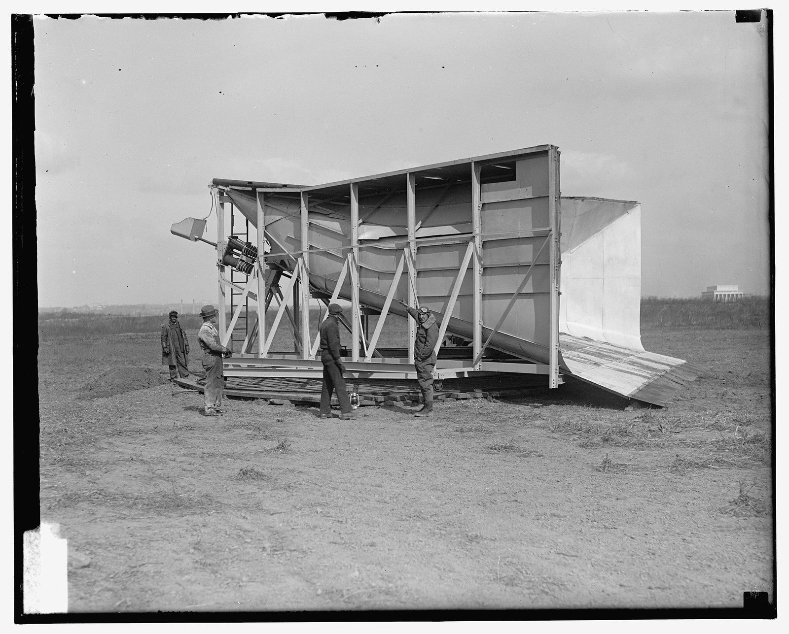 [Unidentified ramp on field, Washington, D.C.], [between 1909 and 1923] — historic photograph
