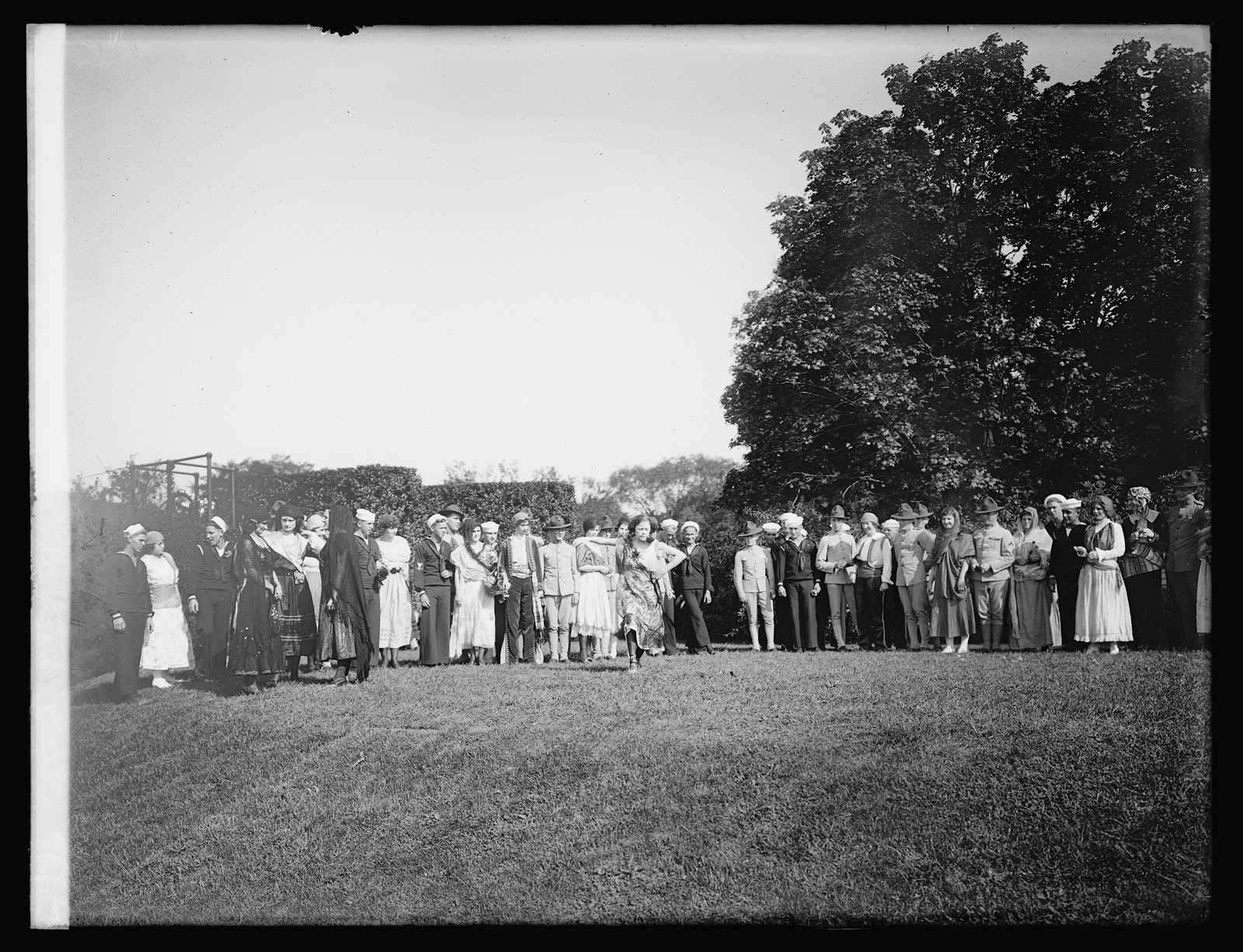 Pageant, Vets of Foreign Wars, scene in Santiago, [ca. 1920] — historic photograph