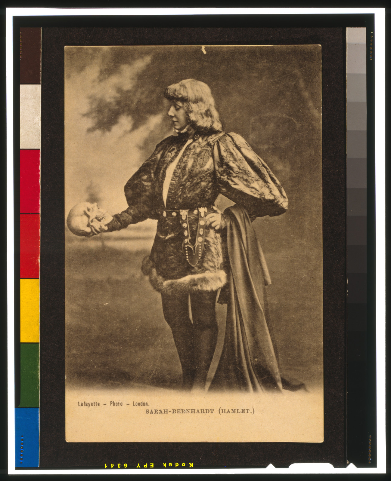 Sarah-Bernhardt (Hamlet) / Lafayette - photo - London., [between 1885 and 1900] — vintage postcard