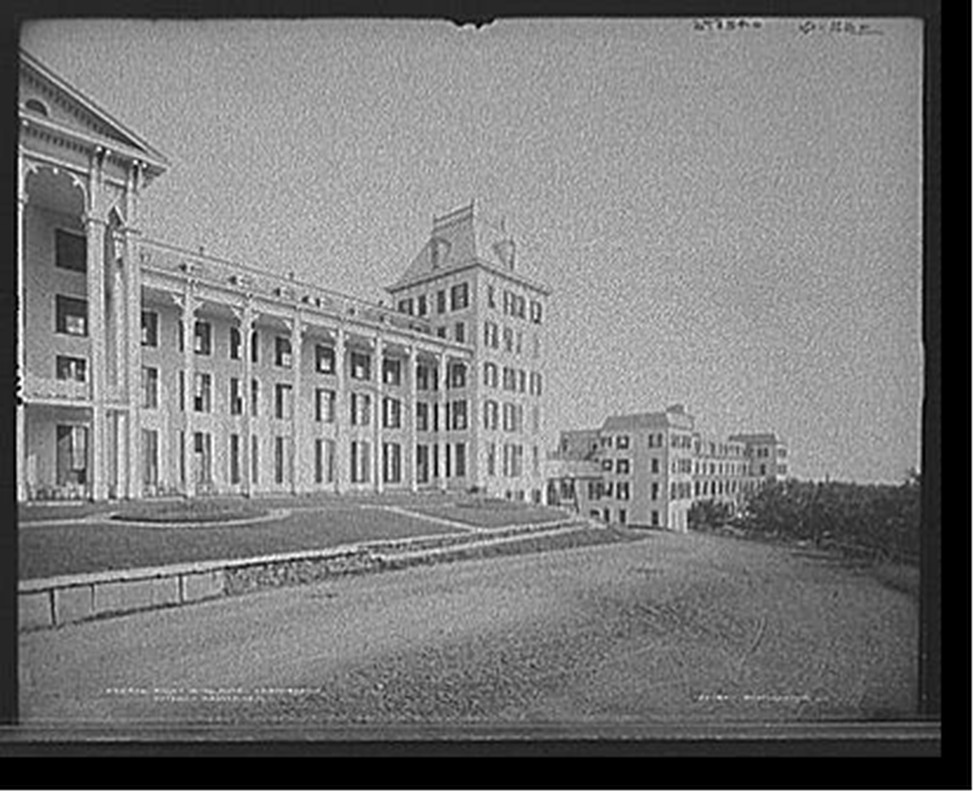 Right wing, Hotel Kaaterskill, Catskill Mountains, N.Y., [between 1900 and 1905] — historic photograph