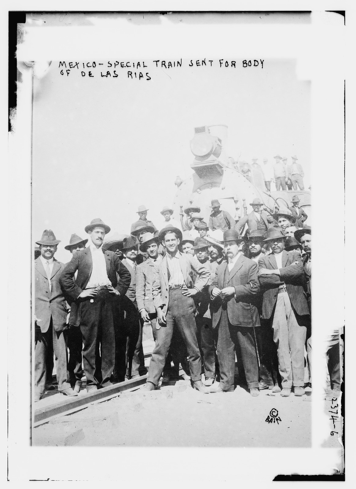Mexico - special train sent for body of De Las Rias, n/a — historic photograph