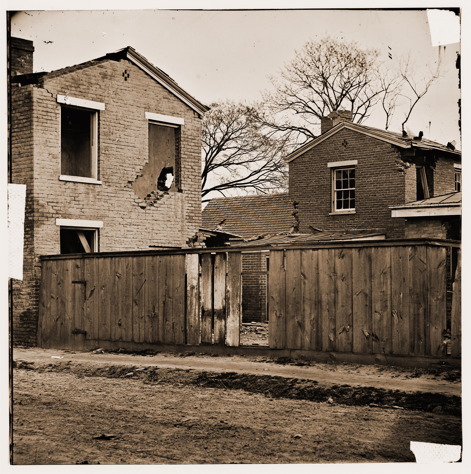 Petersburg Virginia. Damaged houses, 1865 — historic photograph