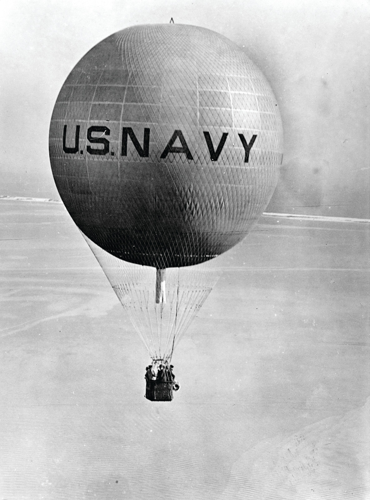 09371uNavy FRSS balloon, — historic image