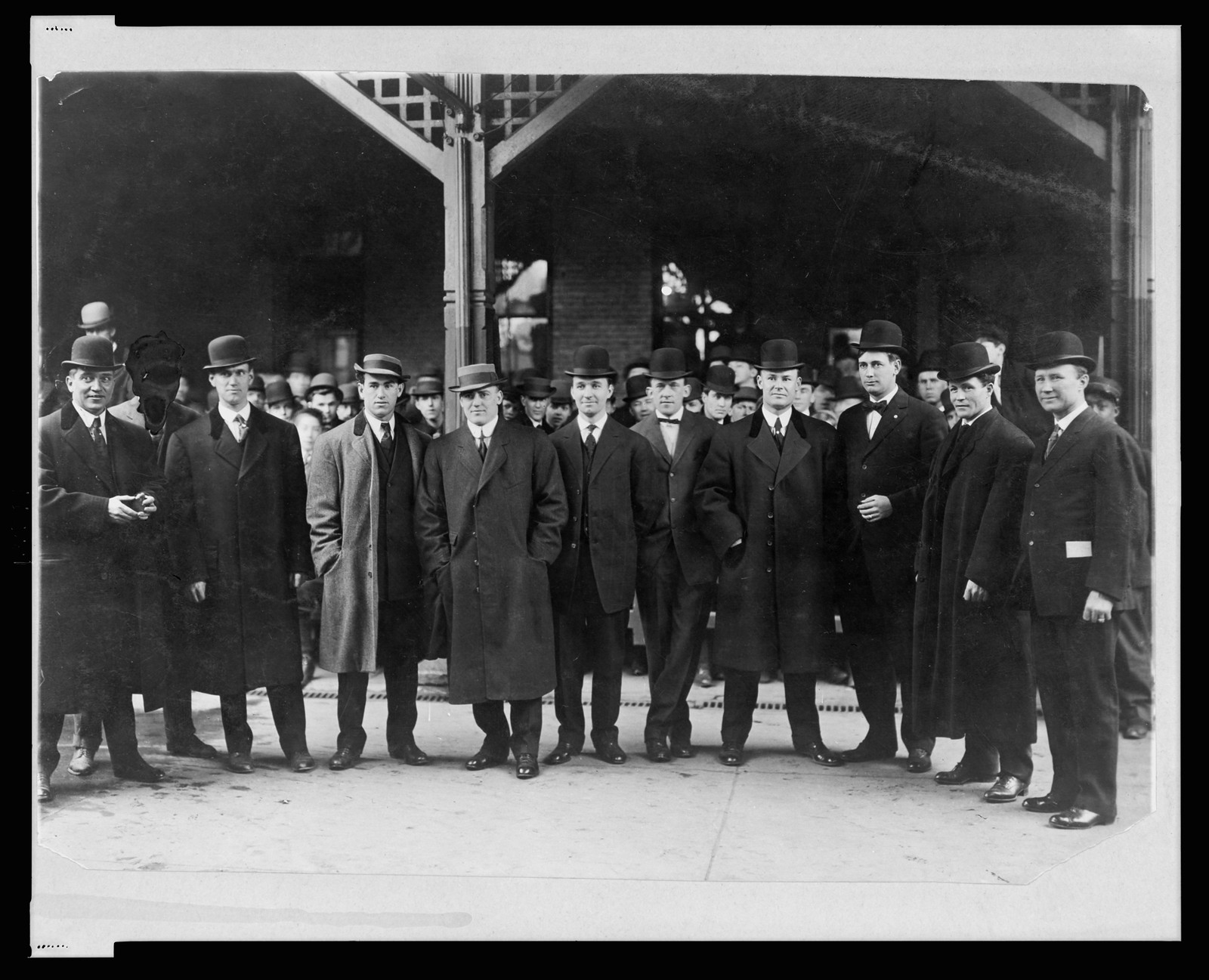 Detroit Baseball Club leaving for training headquarters in San Antonio, Texas, [ca. 1908] — historic photograph