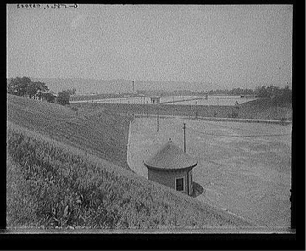 [Cincinnati water works, the reservoir, Cincinnati, Ohio], [between 1900 and 1915] — historic photograph