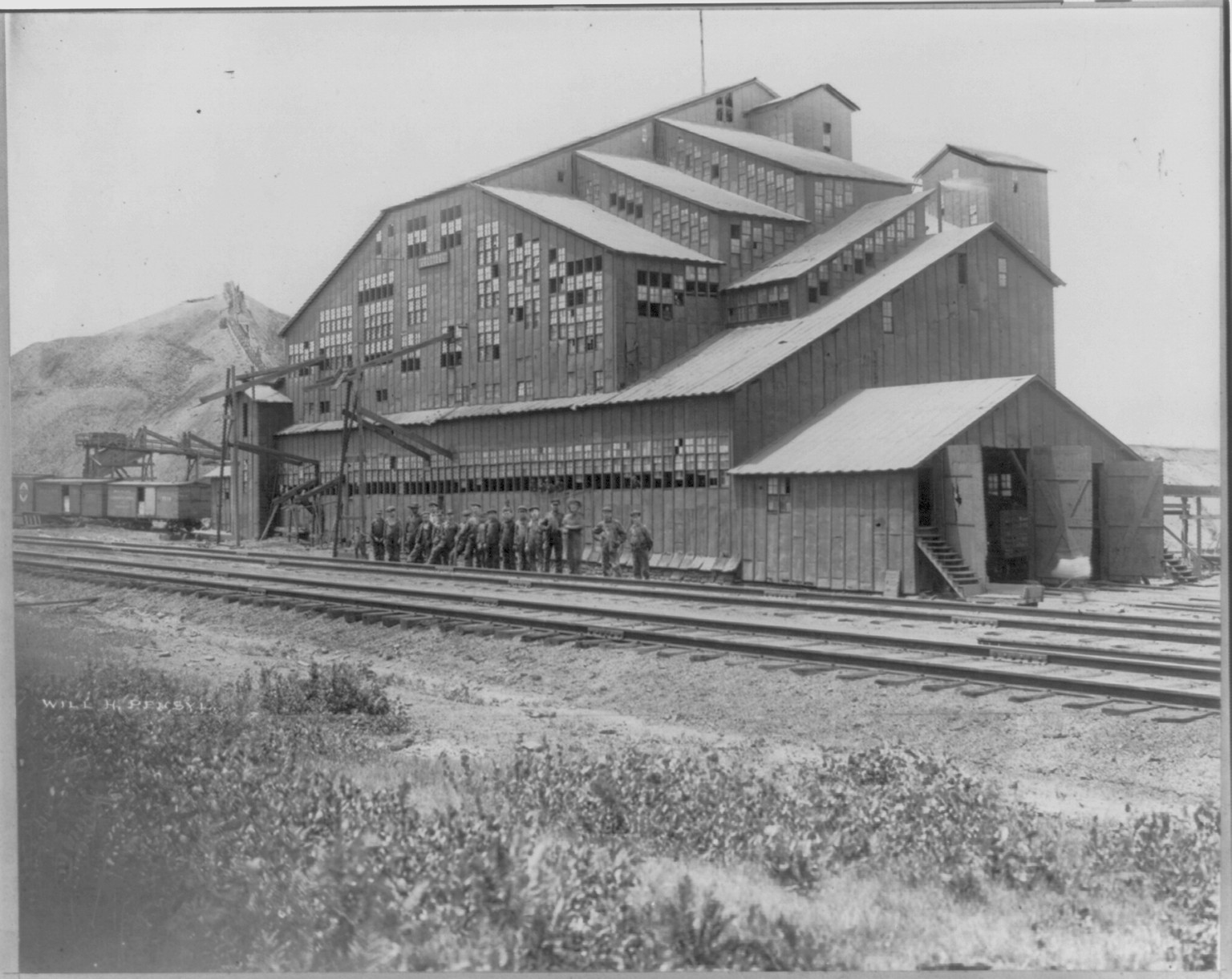 Alaska Colliery, Mt. Carmel, Pa., [no date recorded on caption card] — historic photograph