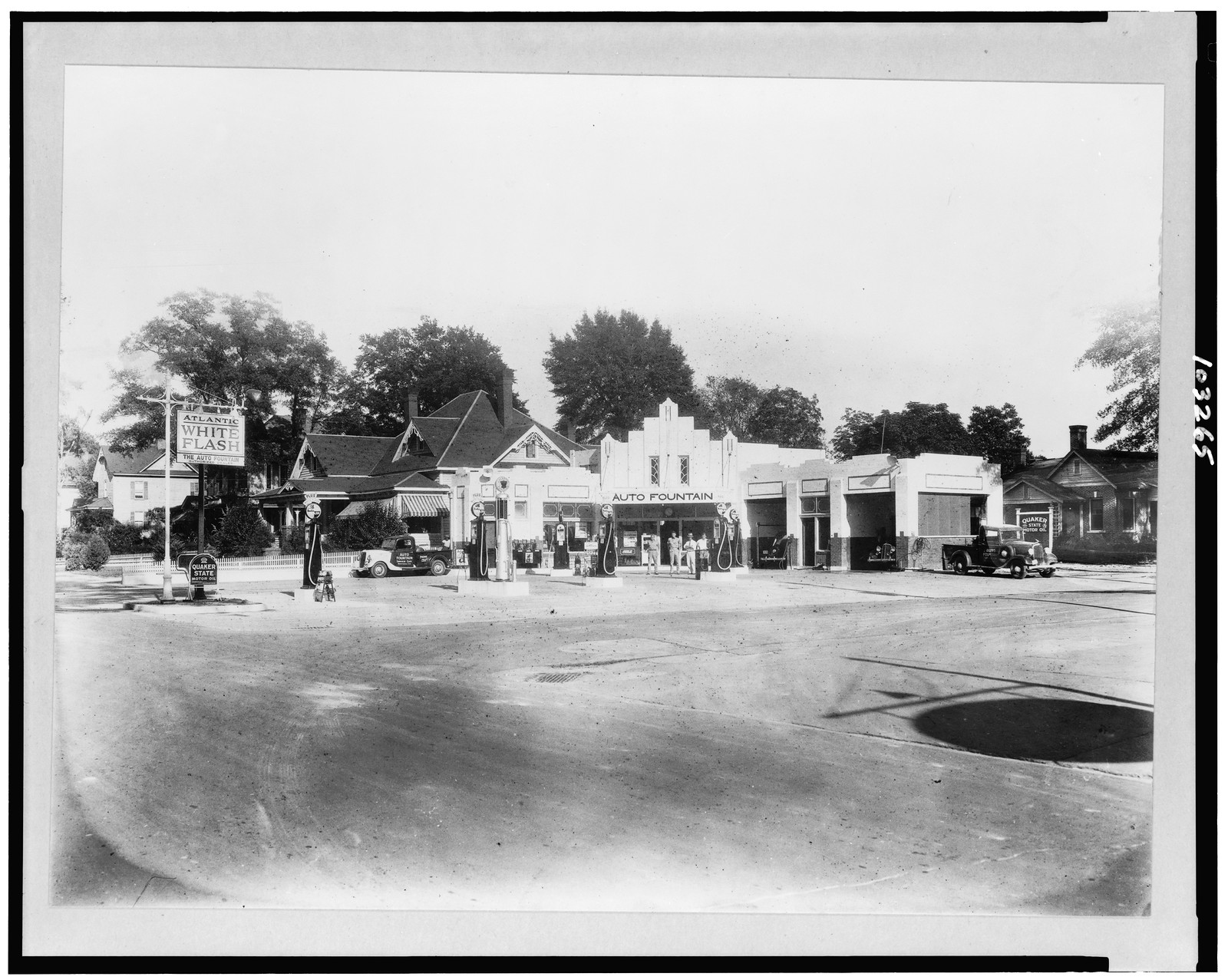 Auto fountain, C.L. McCormac, Prop. Bennettsville, S.C., [1920-1940] — historic photograph